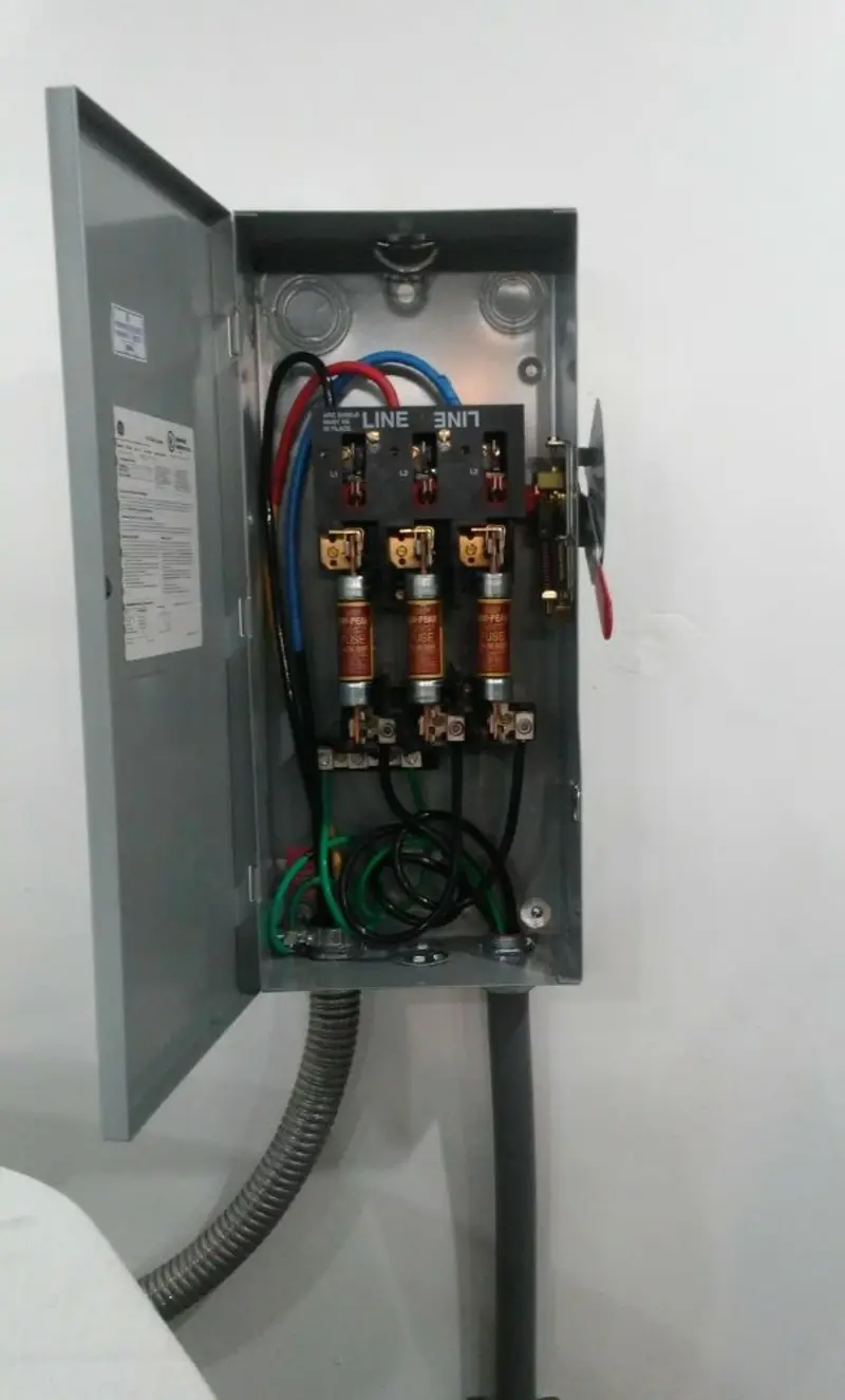 Three-phase disconnect switch installed for Electrical Wiring & Rewiring in Blakely